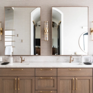 Master bath vanity with dual sinks